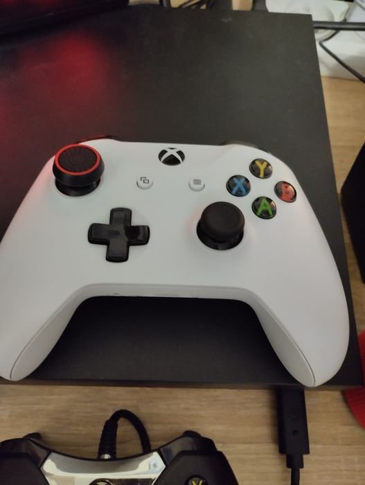 Приставка Xbox one X 4k 1tb