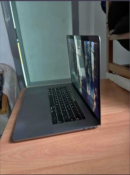 Macbook Pro 15 inch 2018 32Gb Ram 500SSD