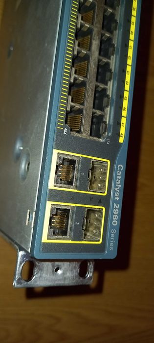 Equipamentos de Rede Switch CISCO e Linksys (Como Novo)