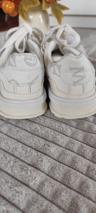 Buty sportowe dla dziewczynki 36