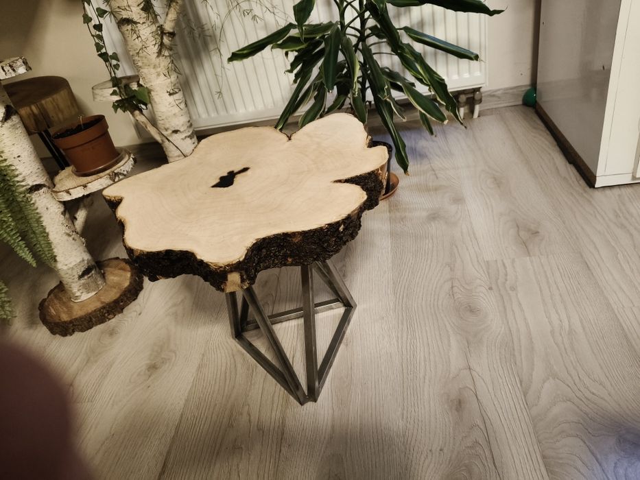 Stolik kawowy plaster drewna żywica