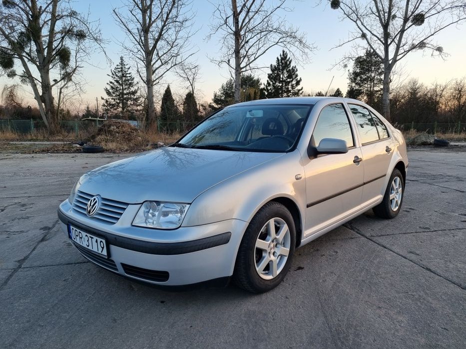 Volkswagen Bora 1.6 benzyna 2000r