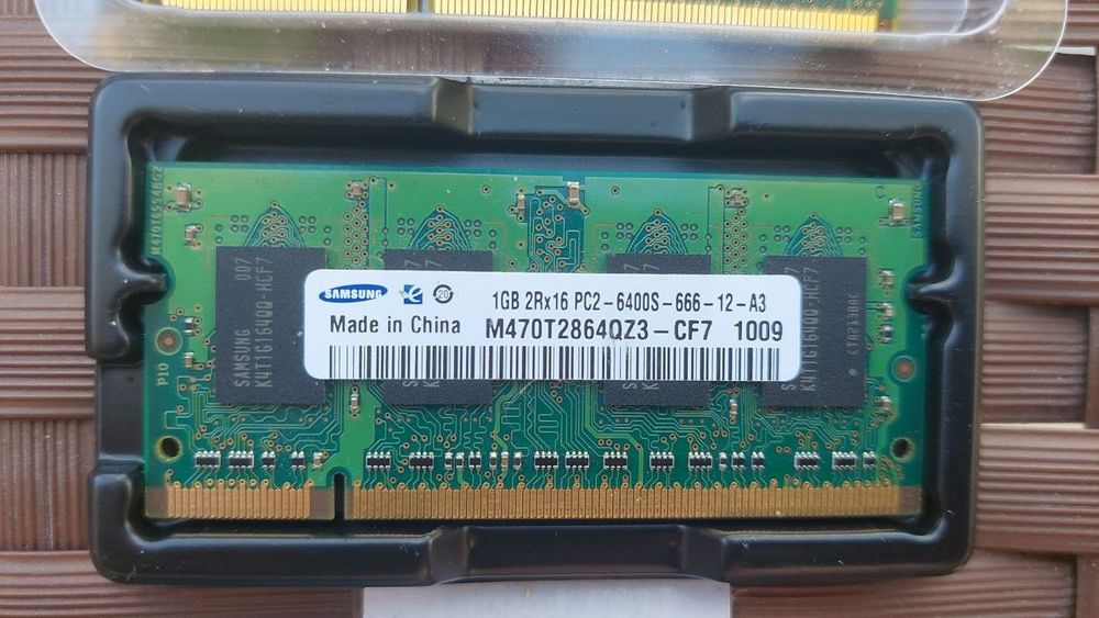 Продам  б/у оперативную память для ноутбука 
Samsung 1Gb ddr2
Samsung