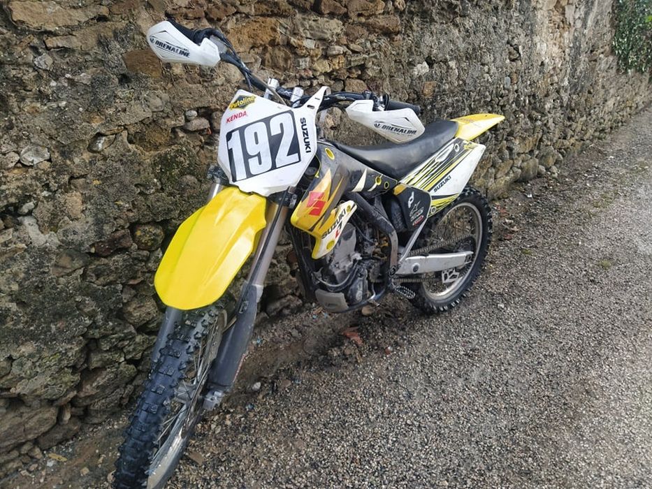 RMz 250  matriculada