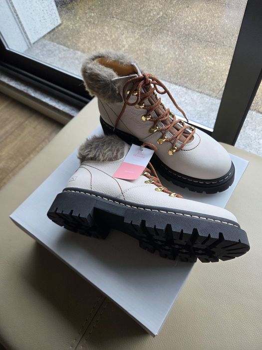 Botas brancas com pêlo SEASIDE Novas