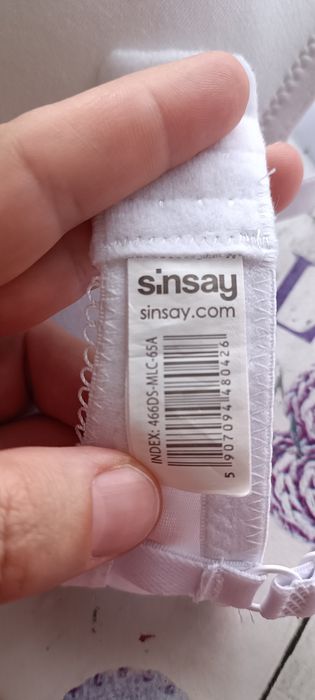 Продам бюстгальтер на девочку р.65-А