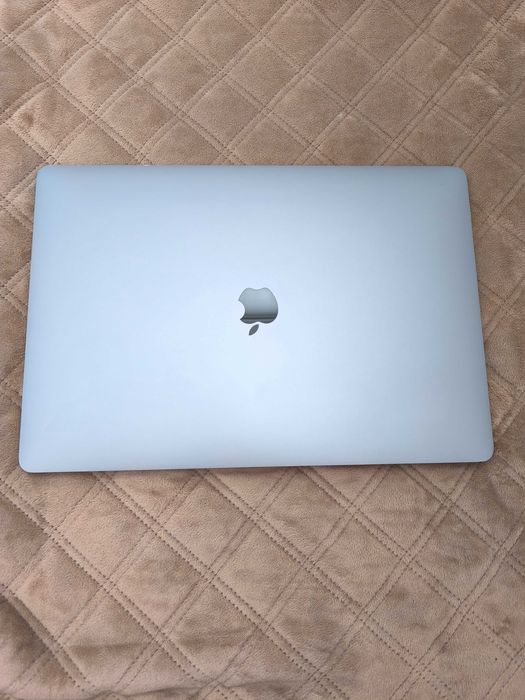 MacBook Pro 16" 2019 i7 / 16GB / 512GB / Ідеальний стан / 195 циклів