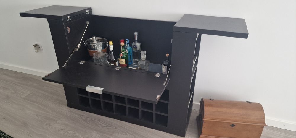 Garrafeira em Madeira maciça