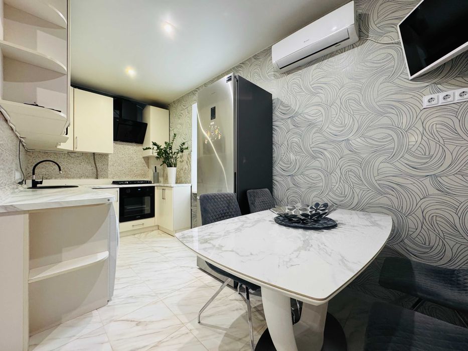 Продаж 2-кімнатна квартира Центральний Парк