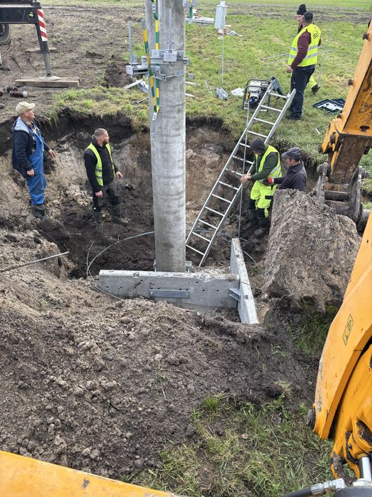 Uslugi koparko-ladowarka,minikoparka,prace ziemne