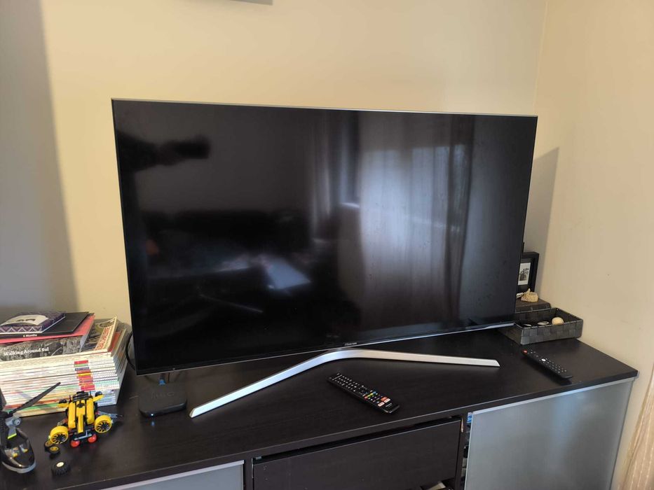 Hisense LED Backlight TV 50" -  MODEL: H50U7A - AVARIADA