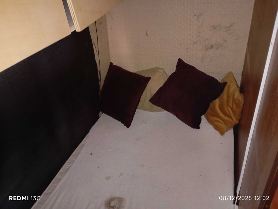 Roulote com documentos para reparar