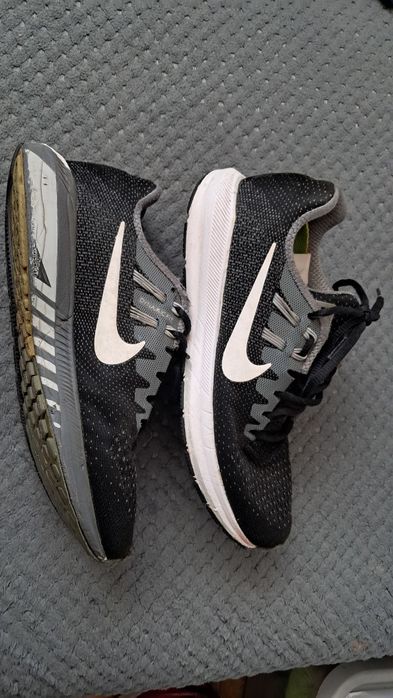 Damskie buty do biegania Nike Air Zoom Structure 20 r. 37
