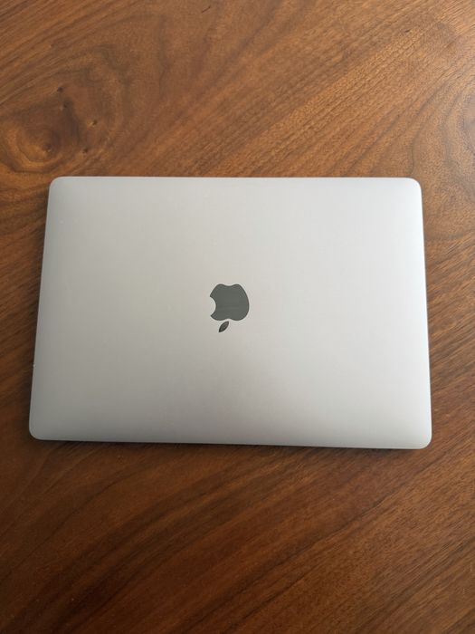 Macbook pro 2019444668728858398724