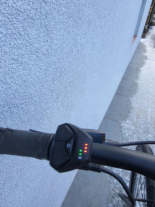 Elektryczny Trek FX2+ bez przebiegu + akcesoria