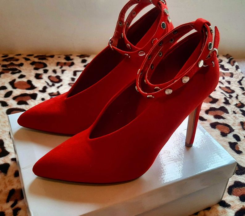 Sapatos mulher 39