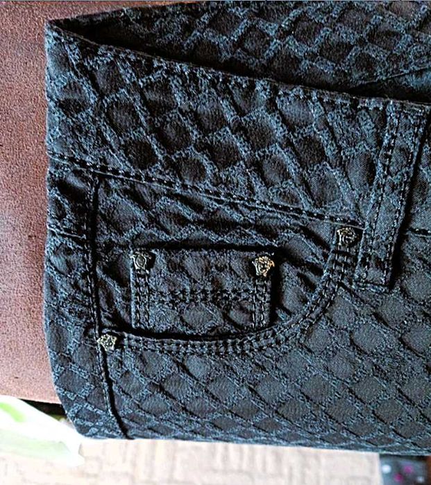 Jedyna Okazja Na Prestiżowe Oryginalne Kultowe Spodnie Marki „VERSACE”