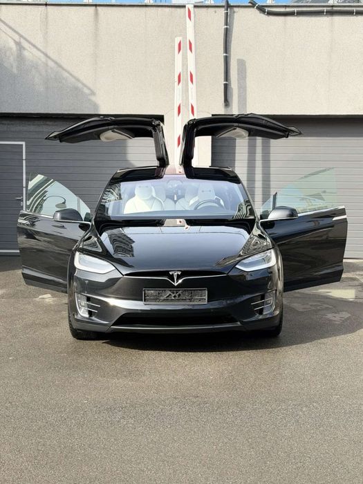 Tesla X P100D 2018 р.в. 770 к.с, повний привід, запас ходу до 500 км