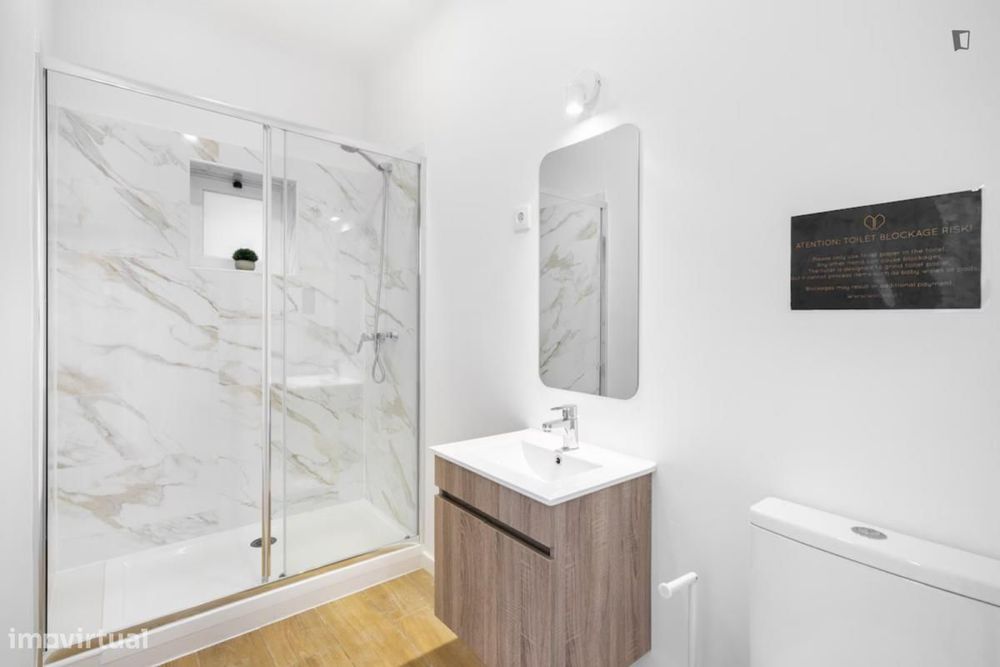 Quarto - localizado em Penha de França Lisbon