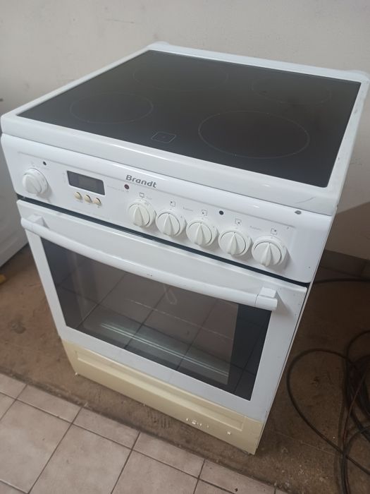 LER DESCRIÇÃO,,, fogao iletrico base dos bicos em ótimo funcionamento,