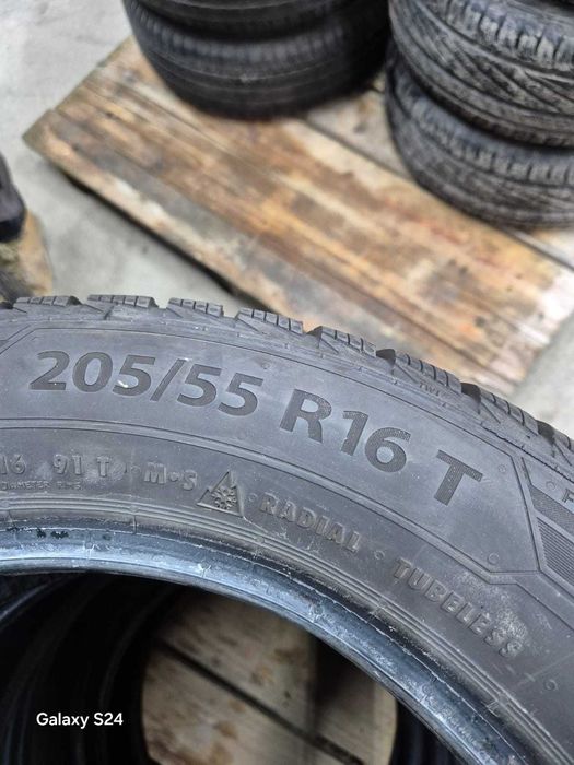 Opony zimowe Barum 205/55 R16 T, komplet