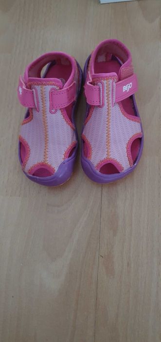 Buty dziecięce do wody