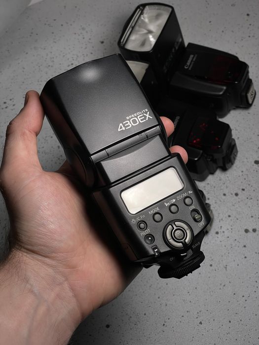 Вживані спалахи Canon 430EX / 550EX / 580EX