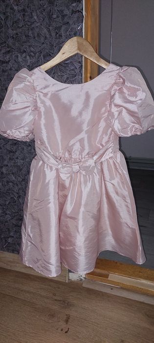 Продам сукню на дівчинку