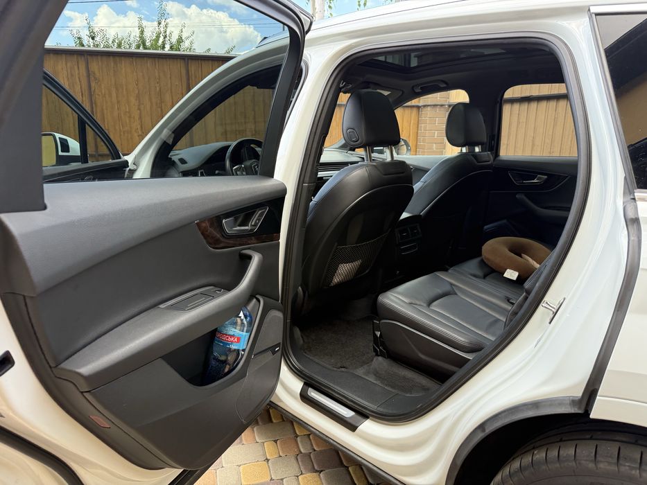 Audi Q7 2019 VIN WA1LABF72KD034604 фото оголошення 11 з 19