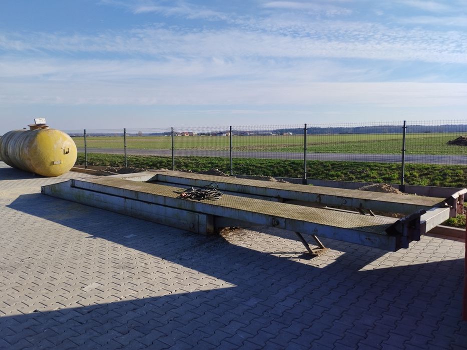 Podnośnik najazdowy hydrauliczny nożycowy ciężarowy