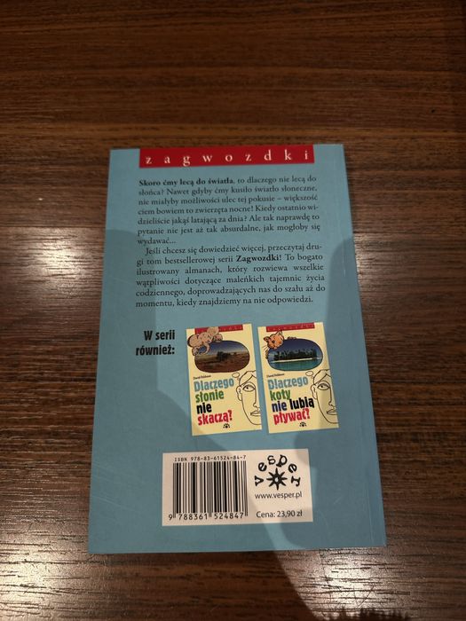 Dlaczego ćmy lecą do światła? Feldman