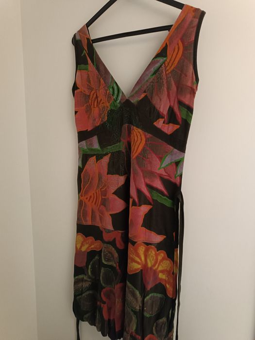 Vestido da marca desigual