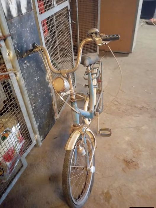 Vendo esta bicicleta muita bonita bom estado