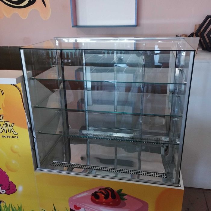 Кондитерська вітрина, б/у