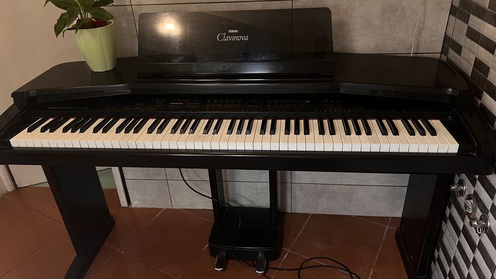 Piano - YAMAHA Clavinova