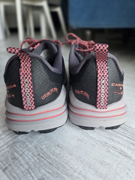 brooks cascadia 16 gtx