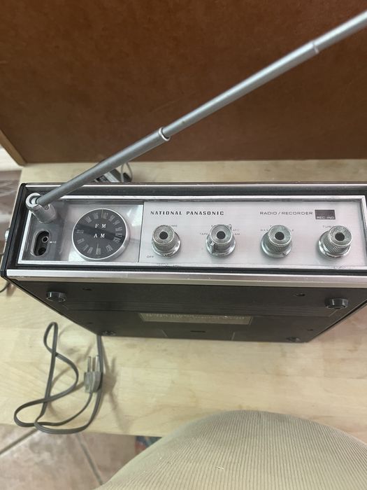 Gravador cassete e radio Panasonic