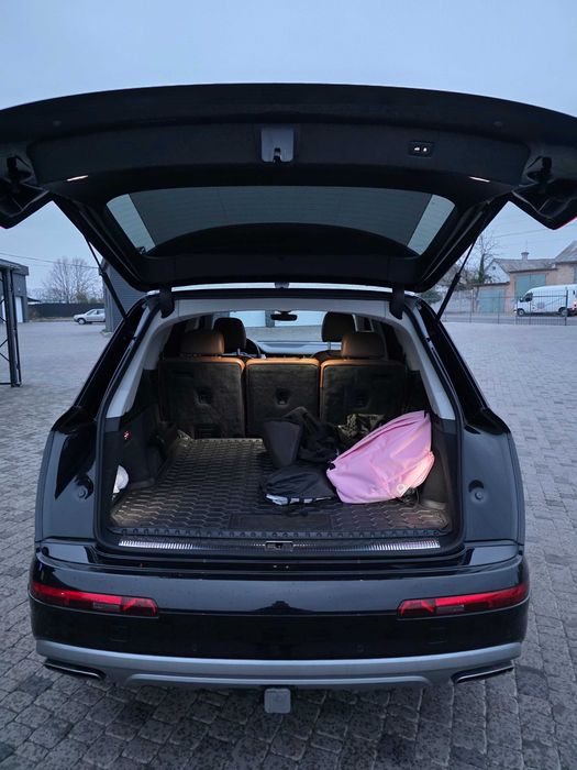 AUDI Q7 2018 року