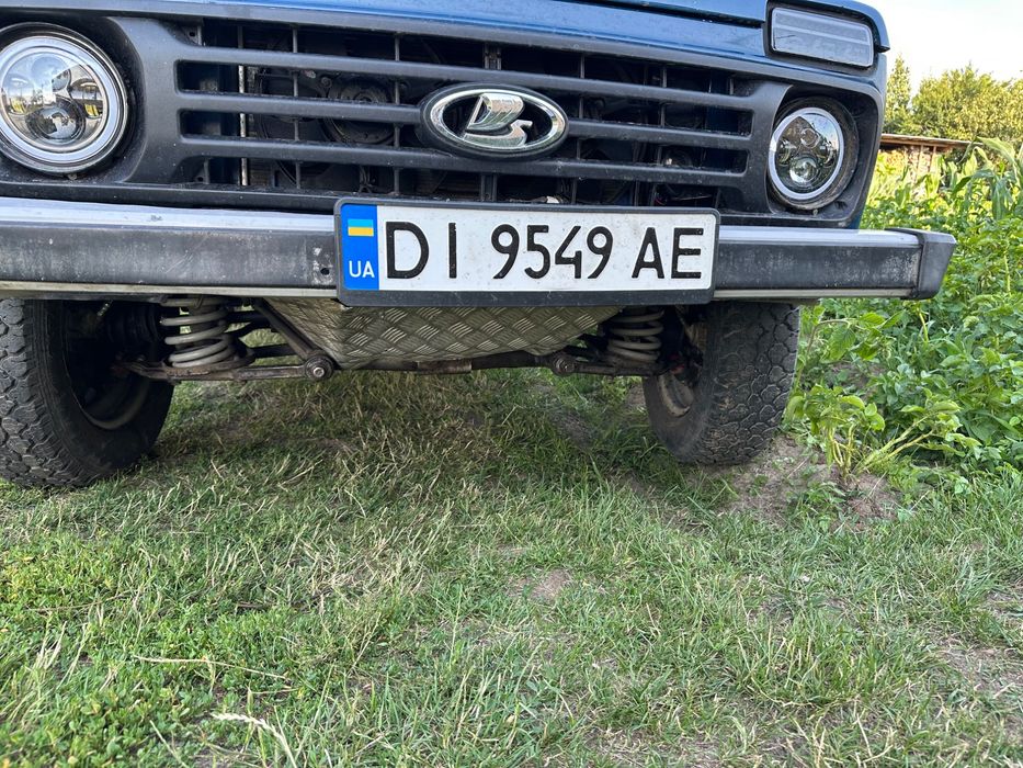 Автомобіль Нива 21214