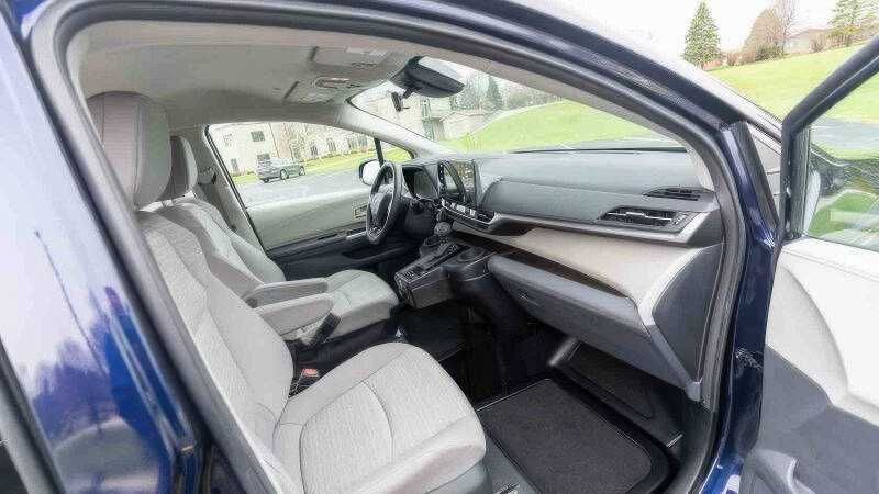 2023 Toyota Sienna LE 8-Passenger