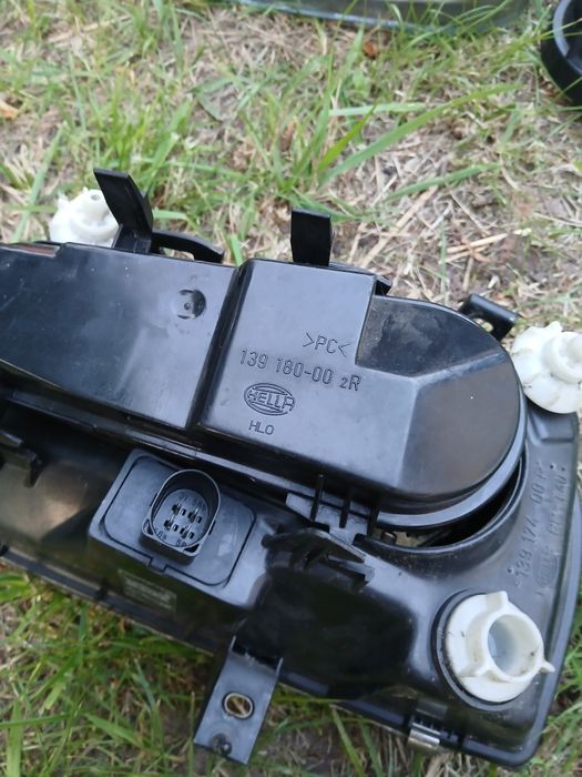 Lampy hella przód l + p kompletne golf 4 IV kierownica dedykowana spor