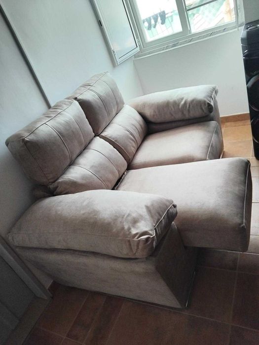 Sofá 2 lugares 180 cm extensível com Impermeabilização/Proteção Repele.Assentos deslizantes;Encostos de cabeça rebatíveis