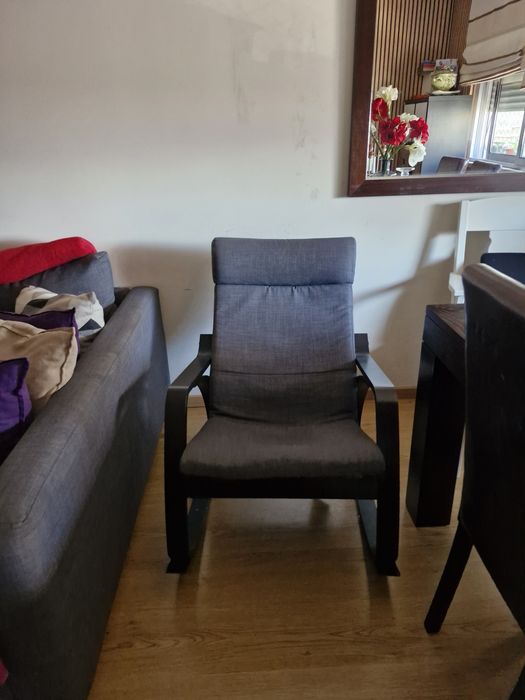 Cadeira baloiço cinza escuro