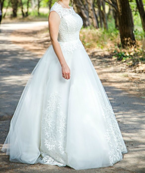 Свадебное платье, цвет айвори