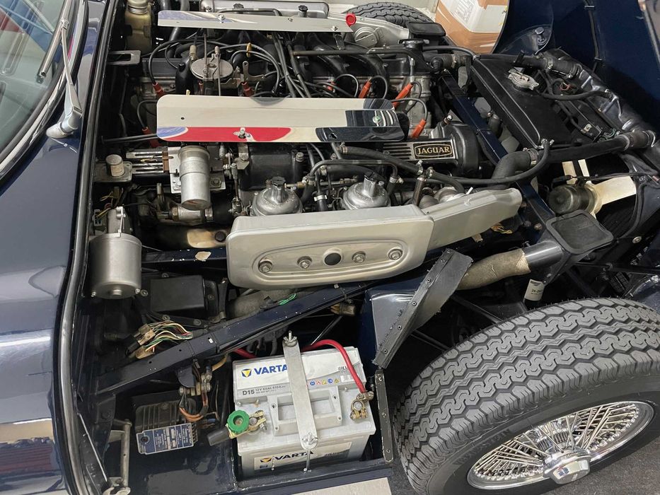 Jaguar E-Type Series 3 V12 OTS 1973. Coleção Particular