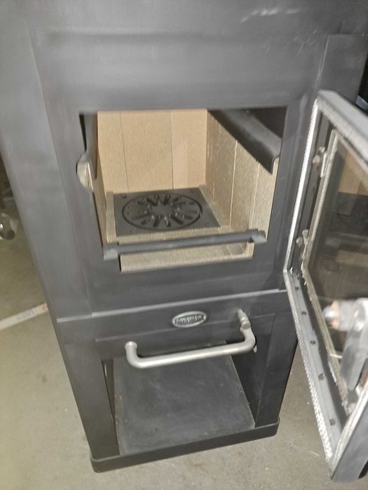 Salamandra Nova 350 €