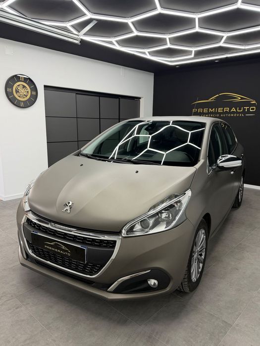 Peugeot 208 1.2 PureTech Allure EAT6