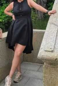 Vestido Preto Assimétrico com Busto Estilo Corpete – Tamanho M