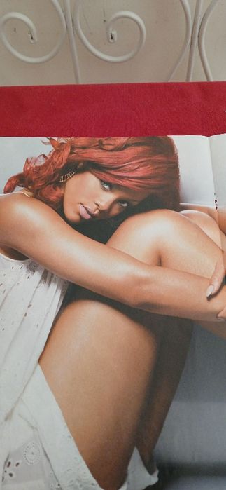 Poster Rihanna/Mcfly, com defeito