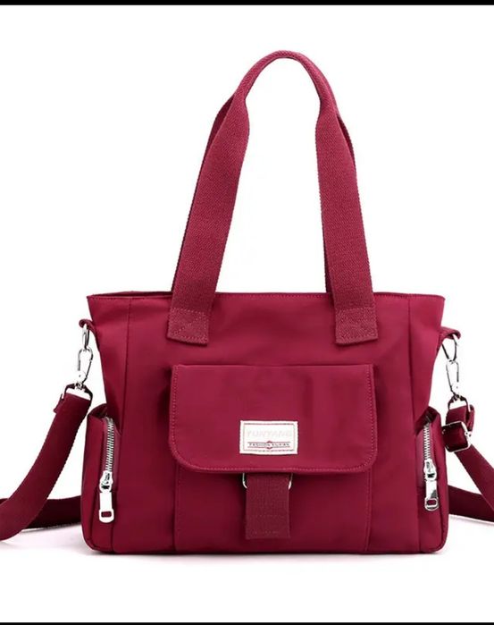 Дамская  красная  сумочка